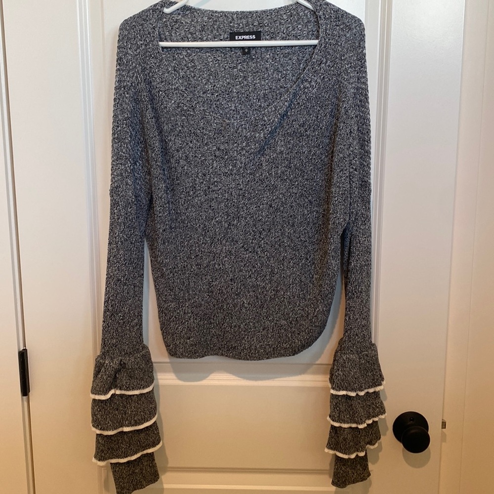 CUTE Ruffle Detail Sweater - Picture 2 of 3